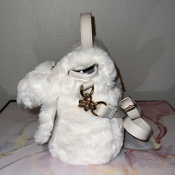 JUICY COUTURE Let’s Get Cozy Crossbody8Hx10Win-Angel Color - Picture 6 of 16